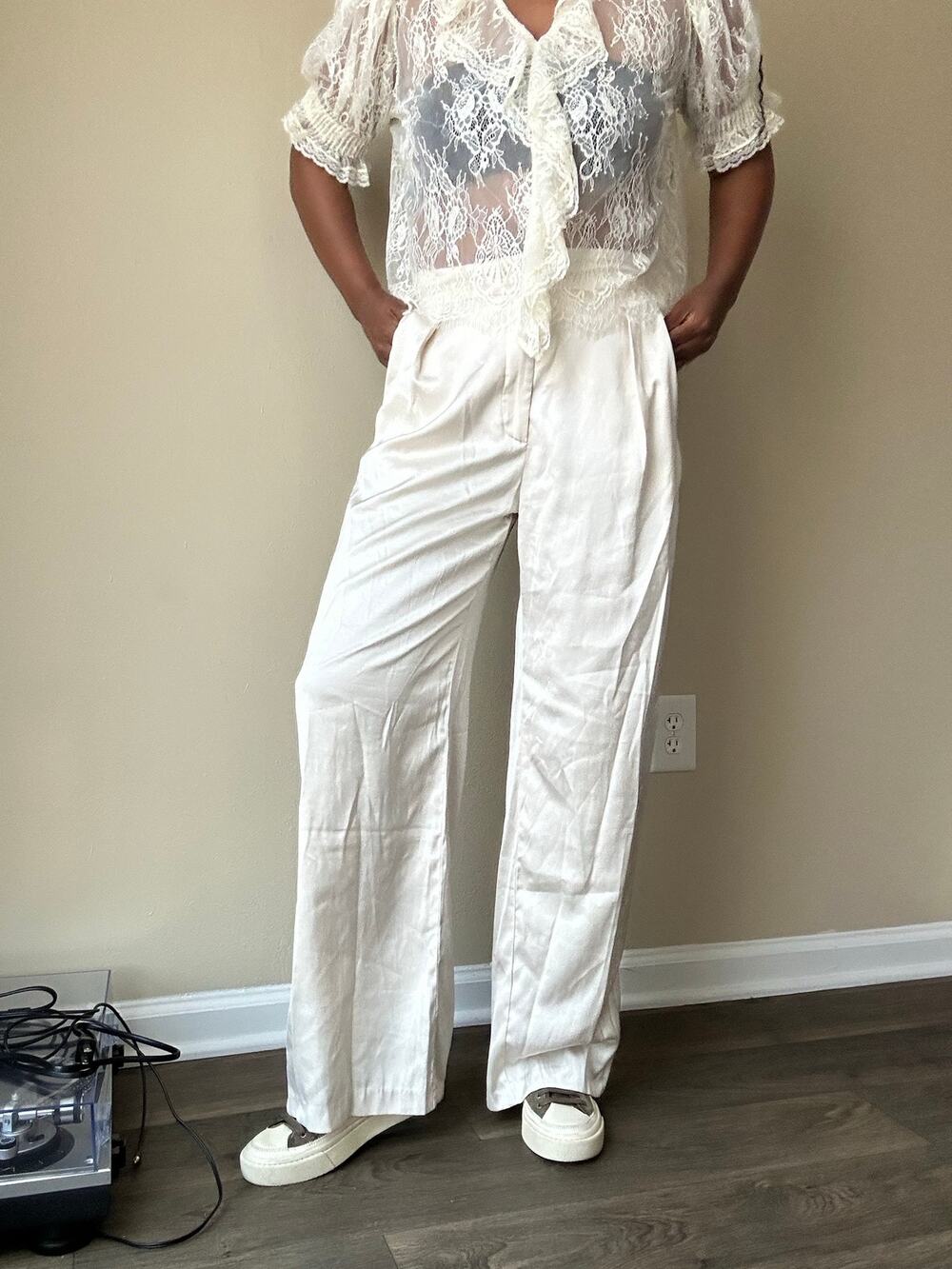 Abercrombie and Fitch Cream Silky High Rise Wide Leg Pants Size 10